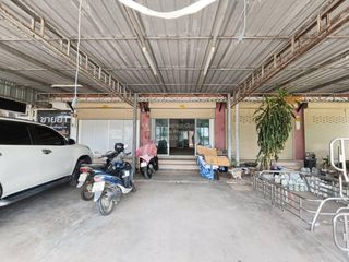 For sale 3 bedrooms retail Space in Pran Buri, Prachuap Khiri Khan