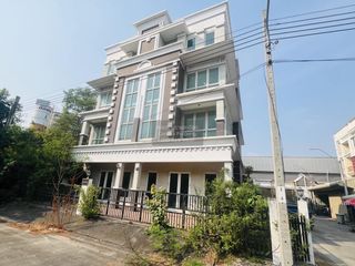 Reihenhaus zum Kauf mit 3 Zimmer in Lat Krabang, Bangkok