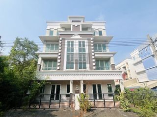 Reihenhaus zum Kauf mit 3 Zimmer in Lat Krabang, Bangkok