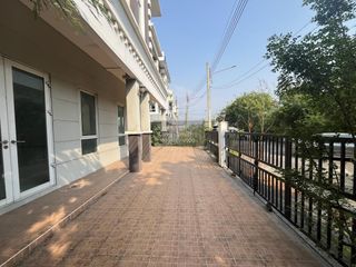 Reihenhaus zum Kauf mit 3 Zimmer in Lat Krabang, Bangkok