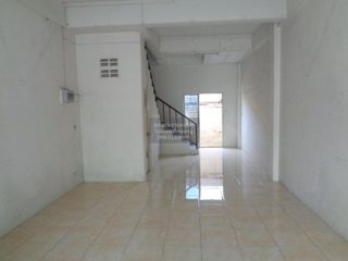 出售 3 卧室 商业空间 在 Ban Bueng, Chon Buri