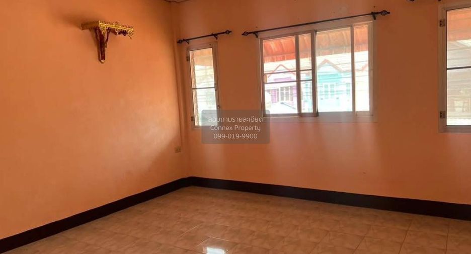 Casa adosada en venta de 2 habitaciones en Lam Luk Ka, Pathum Thani