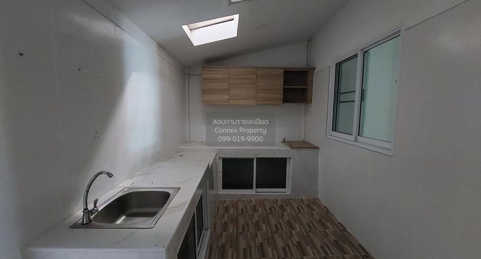 For sale 2 bedrooms townhouse in Mueang Chon Buri, Chonburi
