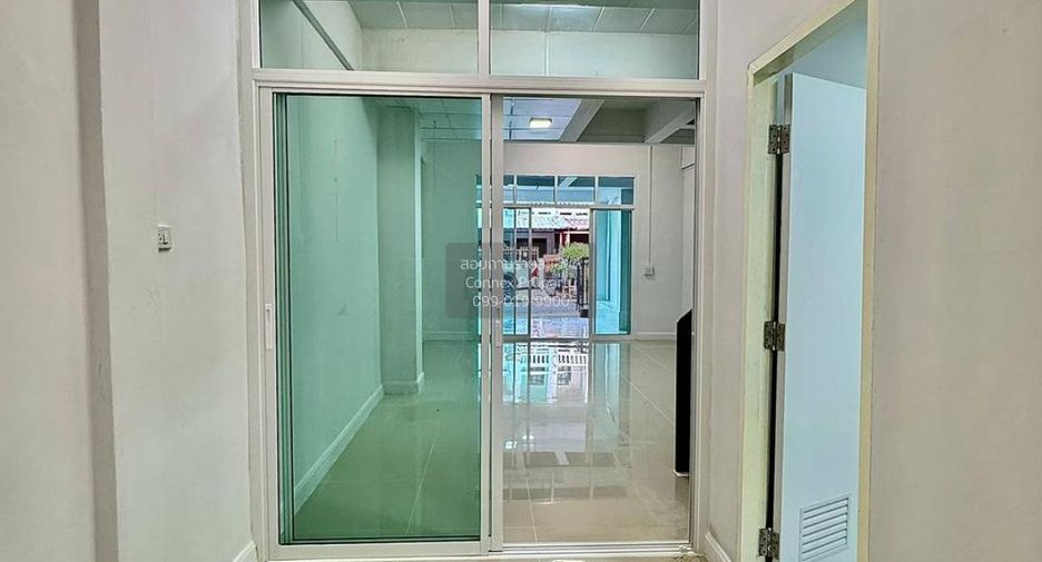 出售 2 卧室 联排别墅 在 Pak Kret, Nonthaburi