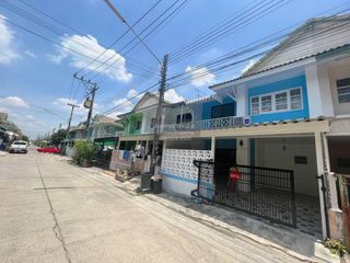 Casa adosada en venta de 3 habitaciones en Khlong Luang, Pathum Thani