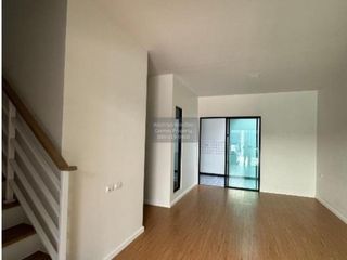Reihenhaus zum Kauf mit 3 Zimmer in Bang Yai, Nonthaburi