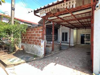 Casa adosada en venta de 2 habitaciones en Lam Luk Ka, Pathum Thani