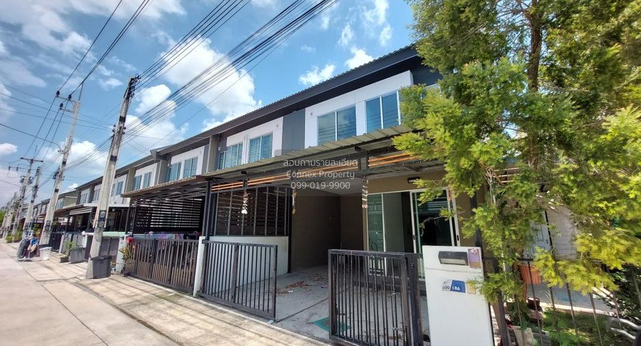 For sale 3 bedrooms townhouse in Mueang Chon Buri, Chonburi