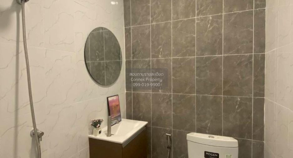 For sale 3 bedrooms townhouse in Khlong Sam Wa, Bangkok