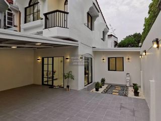 Casa adosada en venta de 3 habitaciones en Khlong Sam Wa, Bangkok