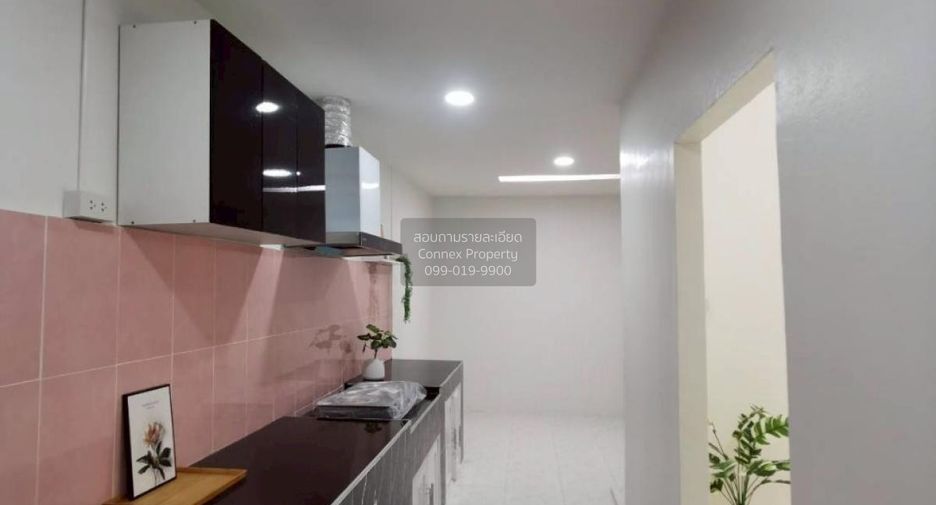 For sale 3 bedrooms townhouse in Khlong Sam Wa, Bangkok