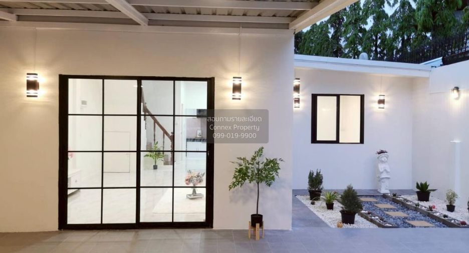 For sale 3 bedrooms townhouse in Khlong Sam Wa, Bangkok