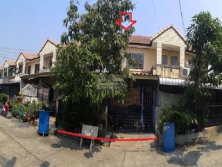 Casa adosada en venta de 2 habitaciones en Phra Samut Chedi, Samut Prakan
