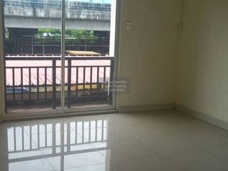 Reihenhaus zum Kauf mit 2 Zimmer in Thung Khru, Bangkok