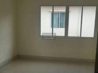 Reihenhaus zum Kauf mit 2 Zimmer in Thung Khru, Bangkok