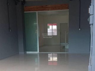 Reihenhaus zum Kauf mit 2 Zimmer in Thung Khru, Bangkok
