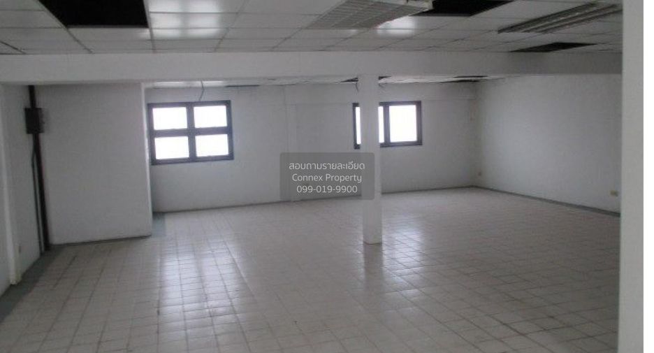 For sale 4 bedrooms retail Space in Saphan Sung, Bangkok