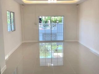 出售 3 卧室 联排别墅 在 Lam Luk Ka, Pathum Thani
