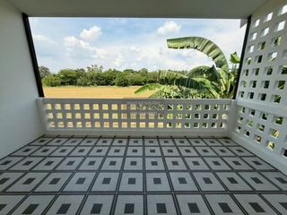 Casa adosada en venta de 3 habitaciones en Nong Chok, Bangkok