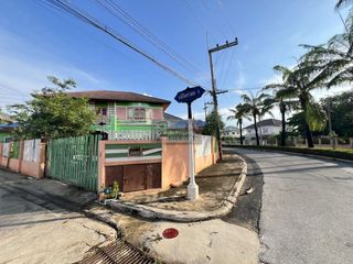 出售 4 卧室 独立屋 在 Mueang Pathum Thani, Pathum Thani