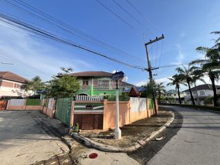 出售 4 卧室 独立屋 在 Mueang Pathum Thani, Pathum Thani
