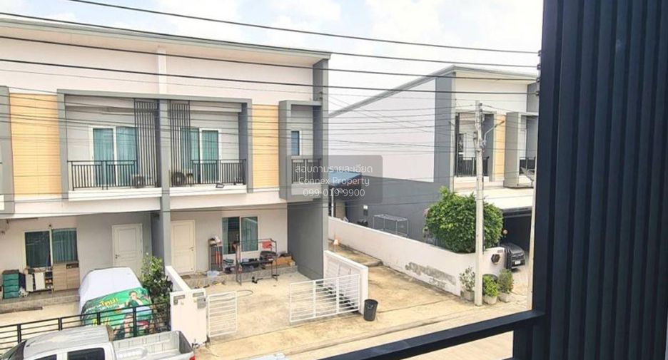 À vendre 3 chambres maison de ville à Mueang Pathum Thani, Pathum Thani