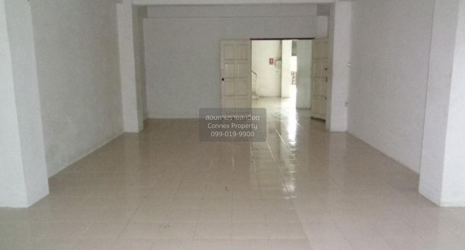 Haus zum Kauf mit 4 Zimmer in Phra Samut Chedi, Samut Prakan