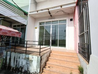 À vendre 1 chambre maison de ville à Pran Buri, Prachuap Khiri Khan