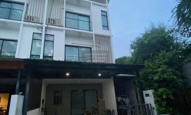 For sale 3 ベッドルーム townhouse in Saphan Sung, Bangkok