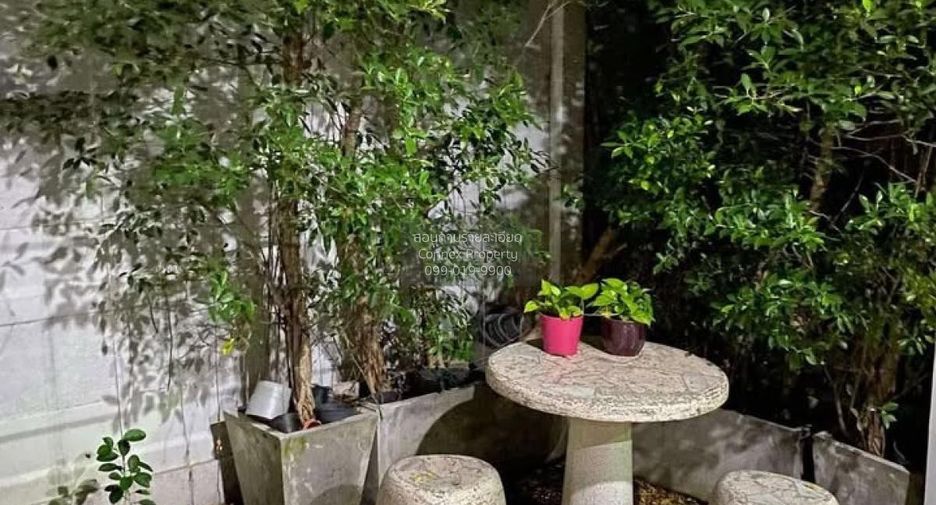 Casa adosada en venta de 3 habitaciones en Saphan Sung, Bangkok