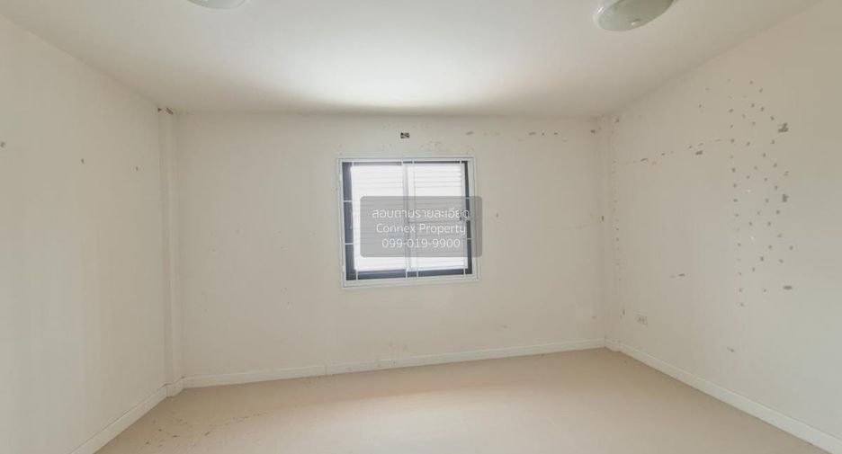 For sale 2 bedrooms townhouse in Si Racha, Chonburi