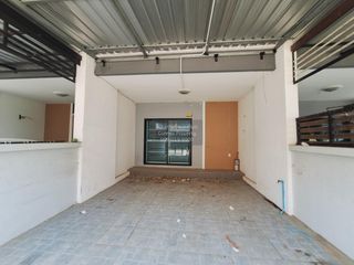 For sale 2 bedrooms townhouse in Si Racha, Chonburi