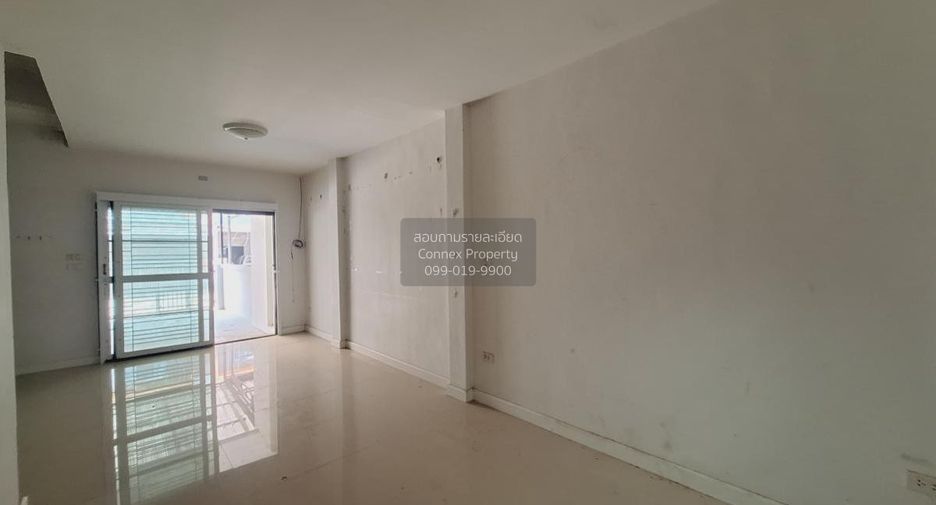 For sale 2 bedrooms townhouse in Si Racha, Chonburi
