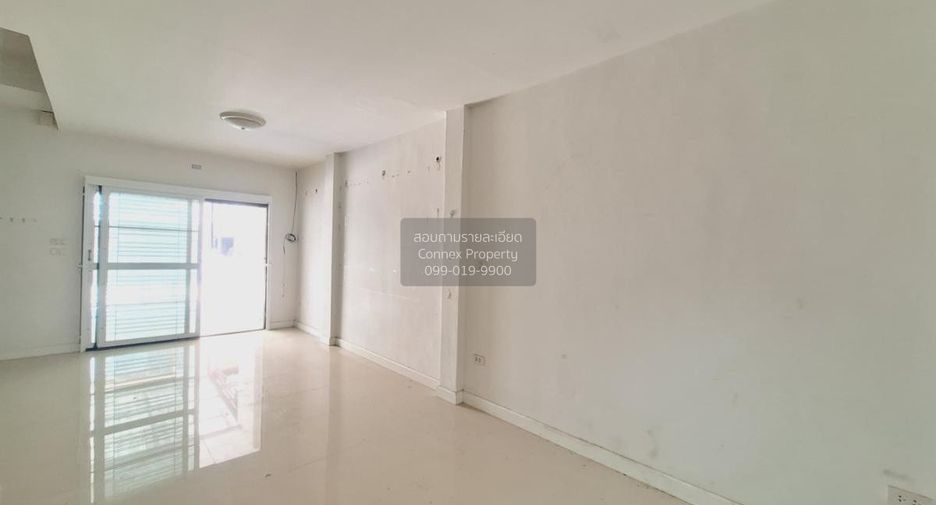 For sale 2 bedrooms townhouse in Si Racha, Chonburi