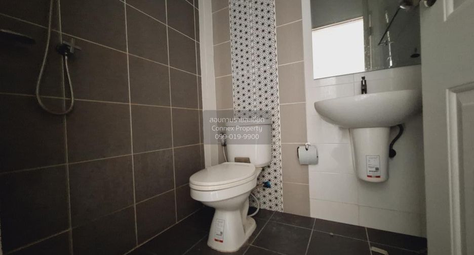 For sale 2 bedrooms townhouse in Si Racha, Chonburi