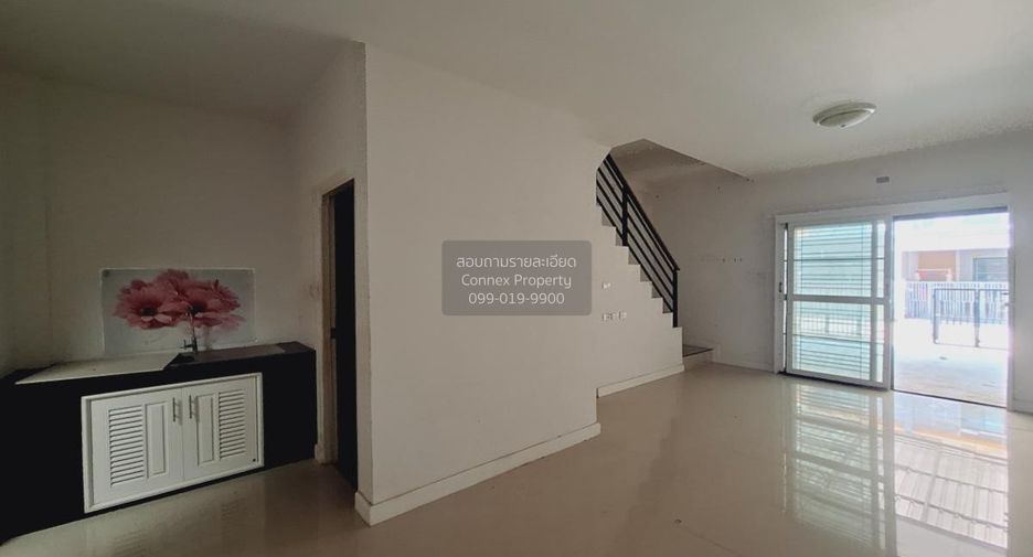 For sale 2 bedrooms townhouse in Si Racha, Chonburi