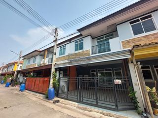 出售 3 卧室 联排别墅 在 Phan Thong, Chon Buri