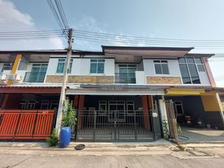 出售 3 卧室 联排别墅 在 Phan Thong, Chon Buri