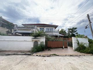 出售 4 卧室 独立屋 在 Mueang Pathum Thani, Pathum Thani