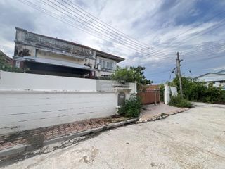 出售 4 卧室 独立屋 在 Mueang Pathum Thani, Pathum Thani