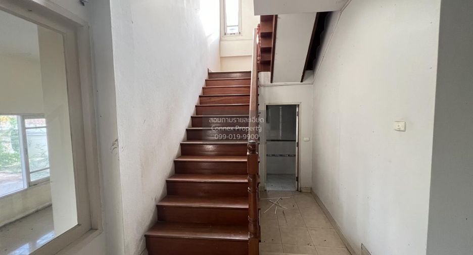 出售 4 卧室 独立屋 在 Mueang Pathum Thani, Pathum Thani