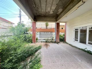 出售 4 卧室 独立屋 在 Mueang Pathum Thani, Pathum Thani