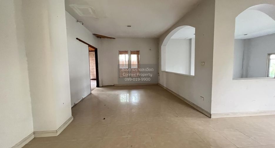 出售 4 卧室 独立屋 在 Mueang Pathum Thani, Pathum Thani