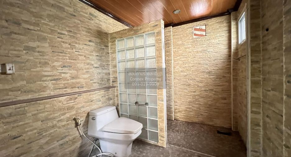 出售 4 卧室 独立屋 在 Mueang Pathum Thani, Pathum Thani