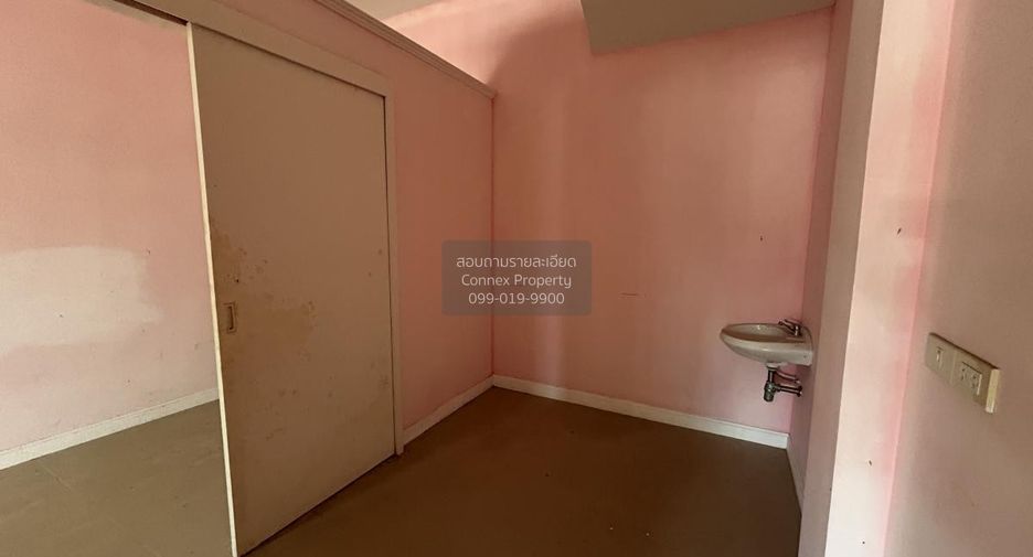 For sale 3 bedrooms retail Space in Hua Hin, Prachuap Khiri Khan