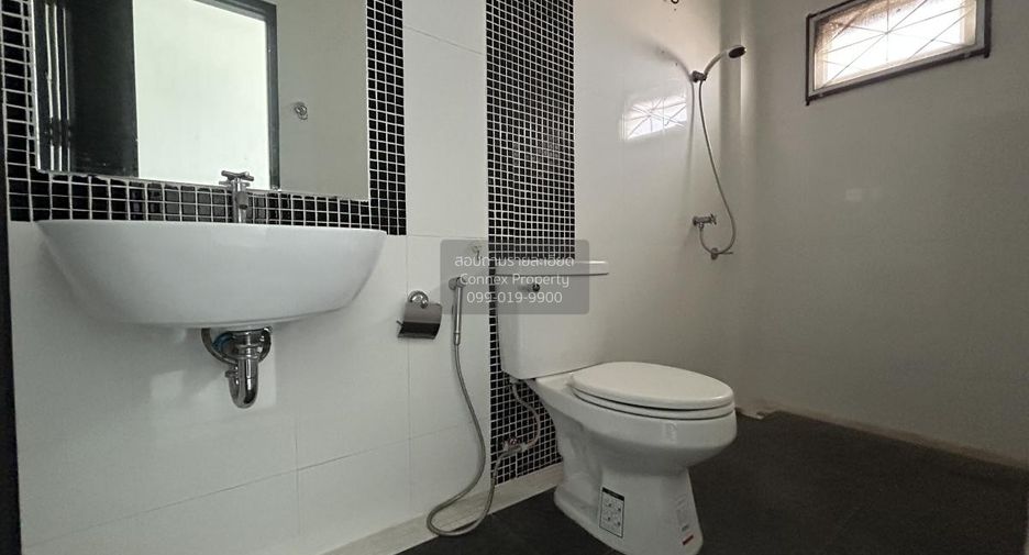 For sale 3 bedrooms retail Space in Hua Hin, Prachuap Khiri Khan