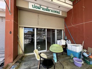 For sale 3 bedrooms retail Space in Hua Hin, Prachuap Khiri Khan