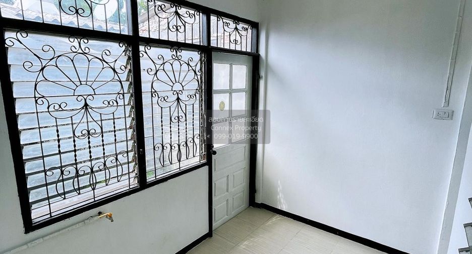 À vendre 2 chambres maison de ville à Khlong Luang, Pathum Thani