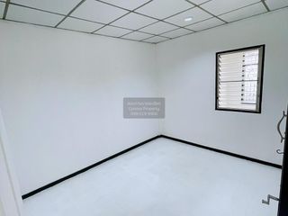 Casa adosada en venta de 2 habitaciones en Khlong Luang, Pathum Thani