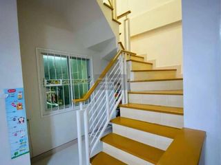Reihenhaus zum Kauf mit 3 Zimmer in Khlong Sam Wa, Bangkok
